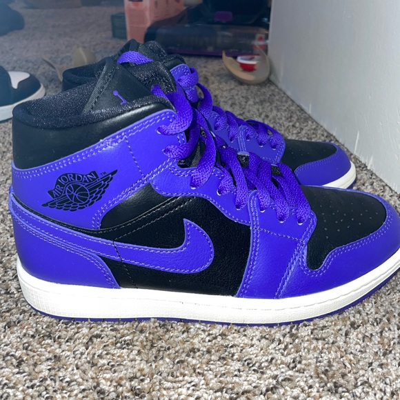 JORDAN 1’S. brand new only wore once not outside. no box - Picture 2 of 5